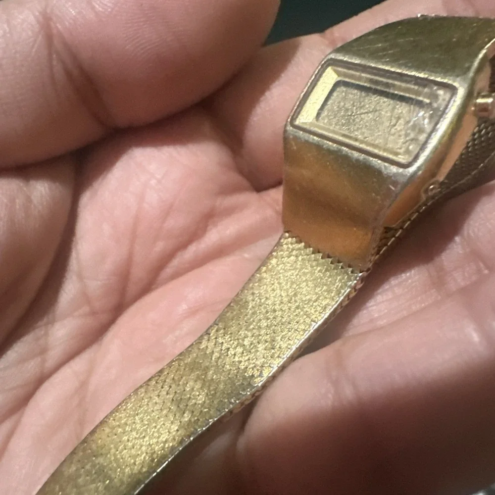 Rare Vintage Seiko Gold Tone Digital Womens Watch Japan L221-5020 Untested As Is
